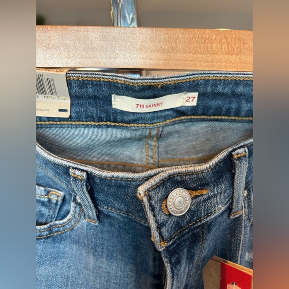 ✨Levi's 711 skinny Distressed Ankle Jeans in Blue - Picture 6 of 13